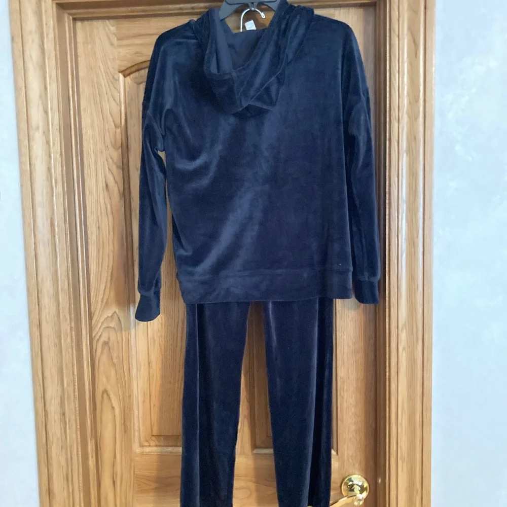 Jogging Set - Picture 4 of 5